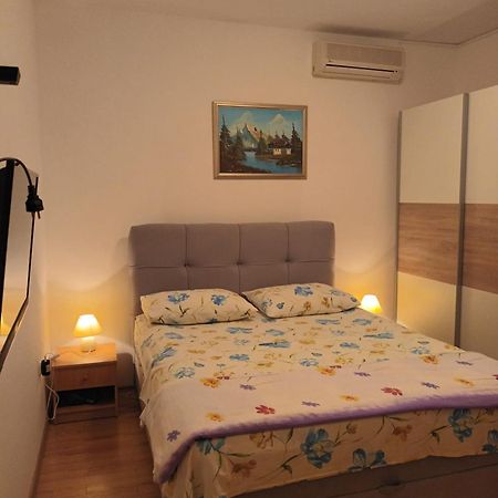Studio Apartments Marica Brodarica  Eksteriør billede